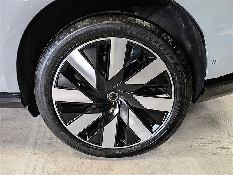 Used 2025 Volvo EX90 Ultra AWD/4WD image 14
