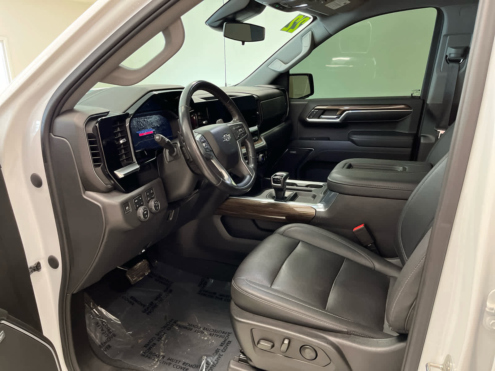 Used 2022 Chevrolet Silverado 1500 LT Trail Boss w/ LT Trail Boss Premium Package image 16