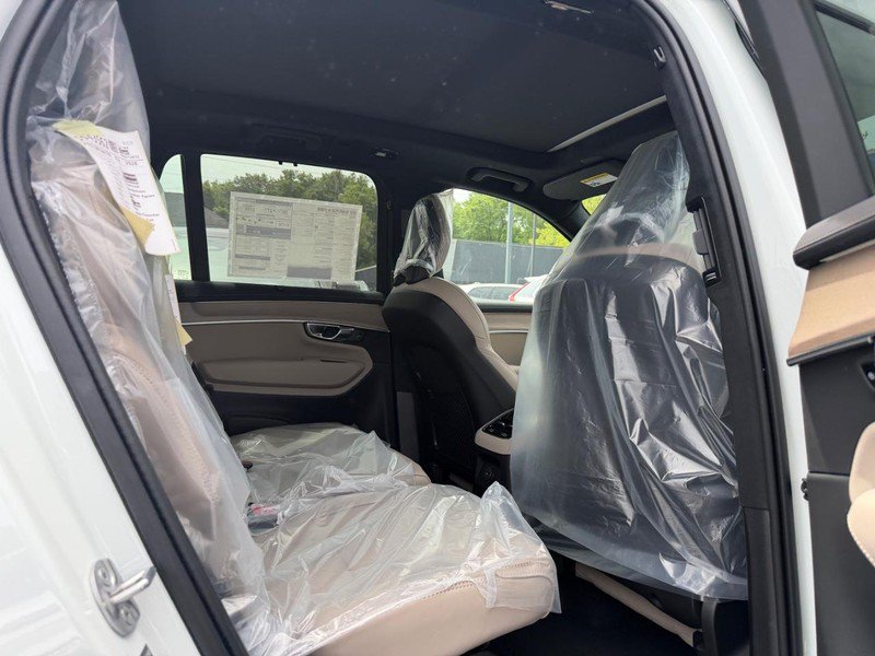 New 2026 Volvo XC90 T8 Ultra w/ Lounge Package AWD/4WD image 4