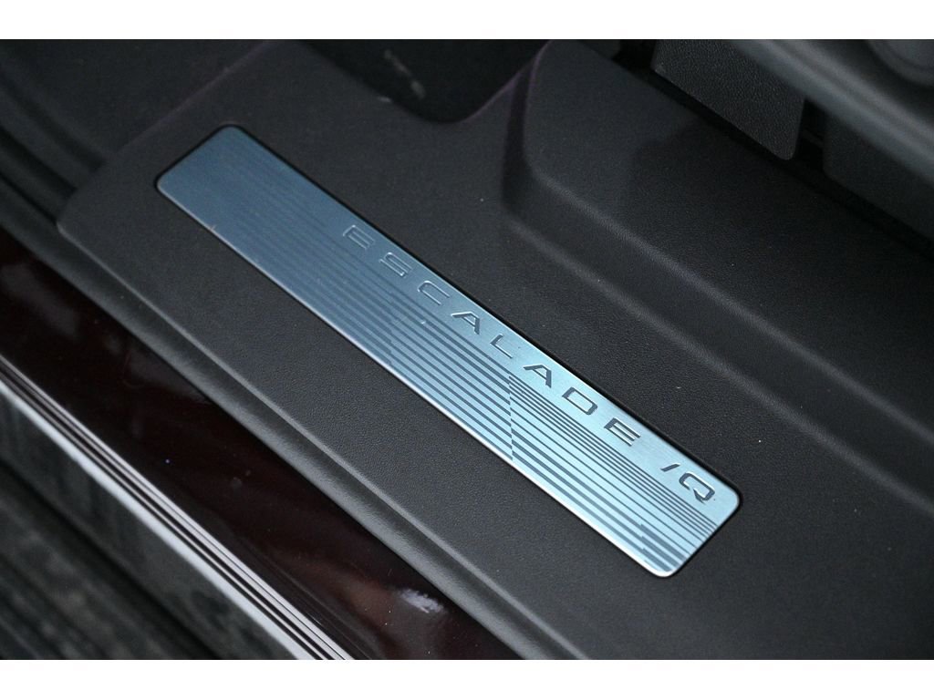 New 2025 Cadillac Escalade IQ Luxury 2 image 17