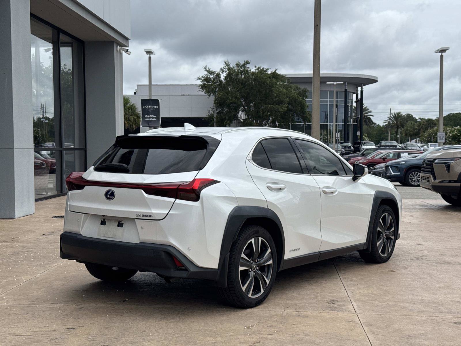 Used 2022 Lexus UX 250h w/ Accessory Package (Z2) AWD/4WD image 37