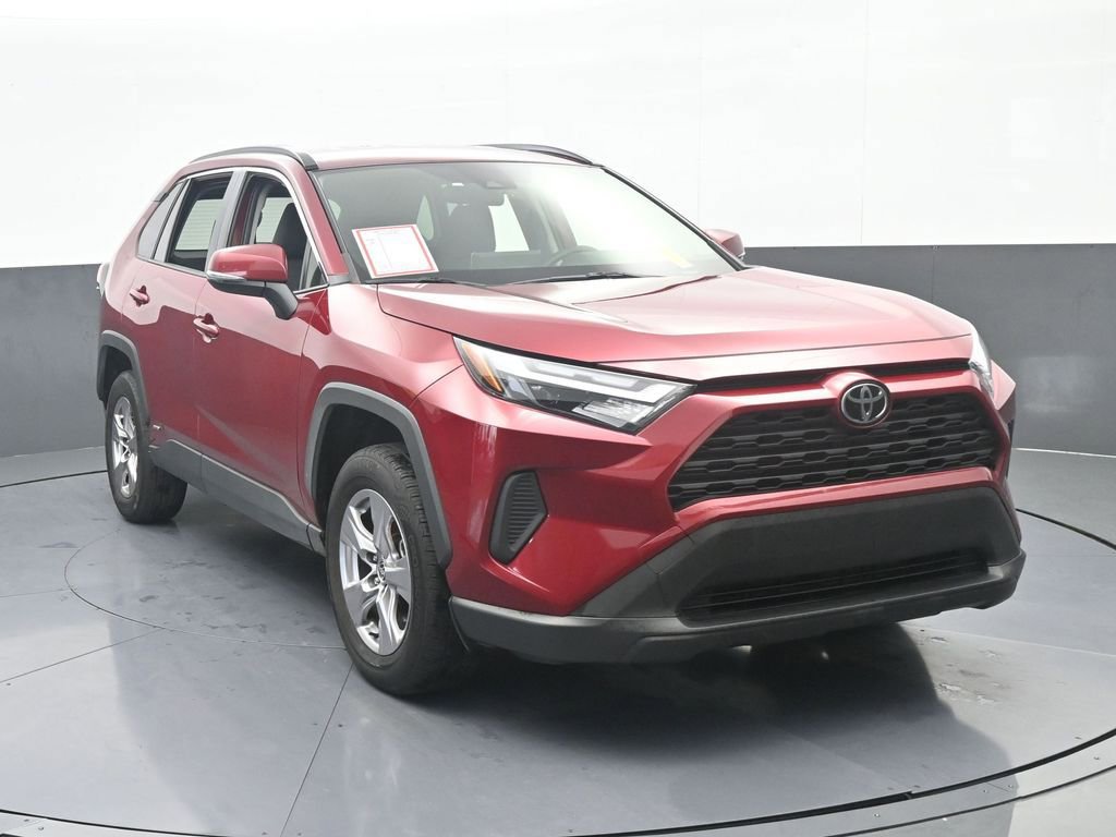 Used 2025 Toyota RAV4 XLE image 9