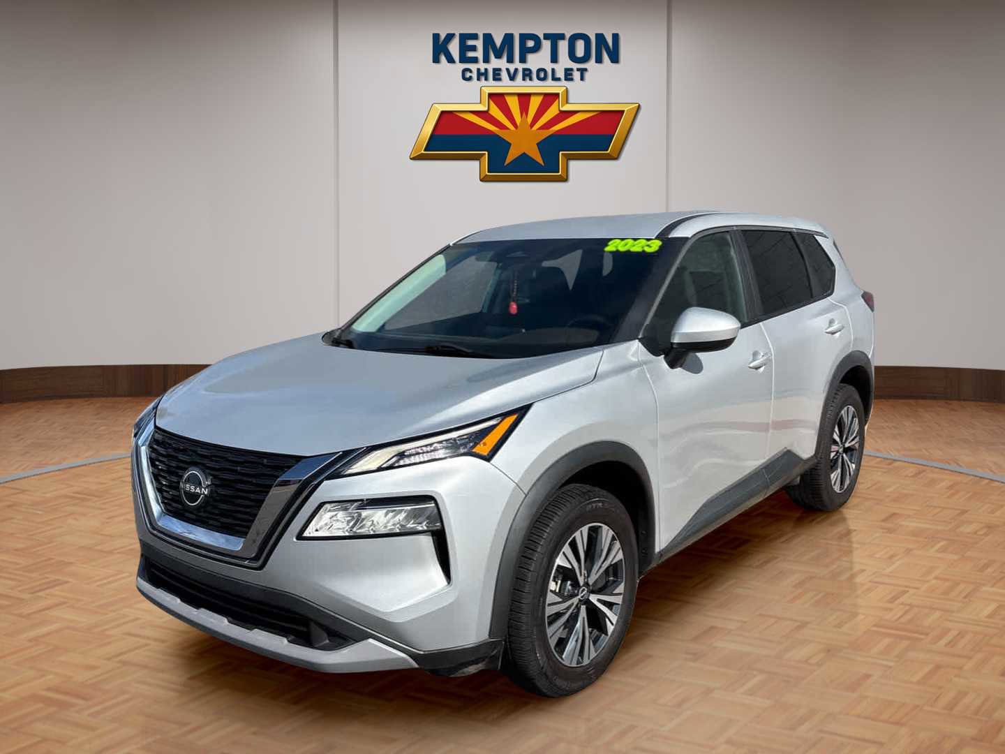 Used 2023 Nissan Rogue SV AWD/4WD image 2