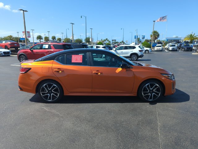 Certified 2024 Nissan Sentra SR FWD image 3