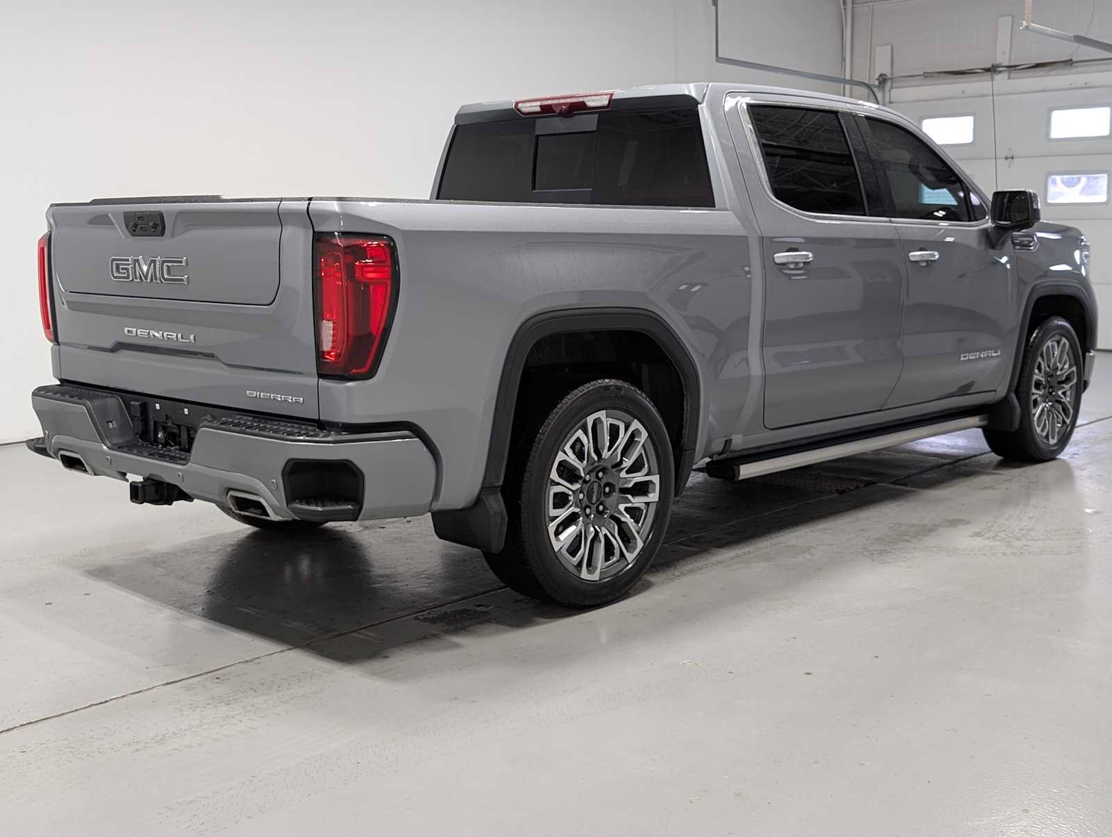 Certified 2024 GMC Sierra 1500 Denali Ultimate AWD/4WD image 8
