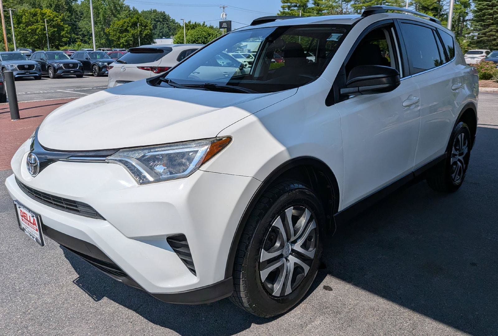 Used 2016 Toyota RAV4 LE AWD/4WD image 5