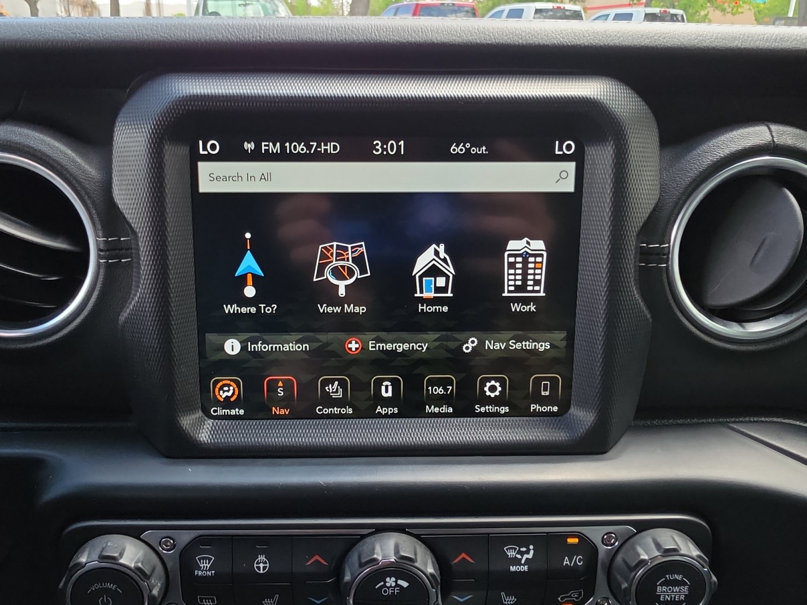 Used 2019 Jeep Wrangler Unlimited Sahara AWD/4WD image 23