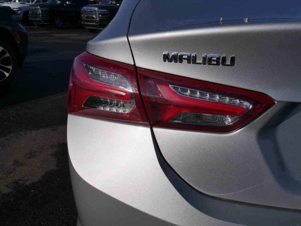 Used 2022 Chevrolet Malibu LT image 10