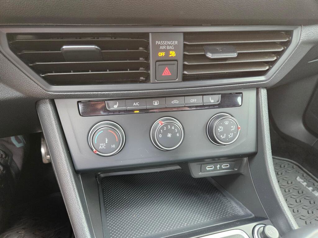 Used 2024 Volkswagen Jetta Sport FWD image 21