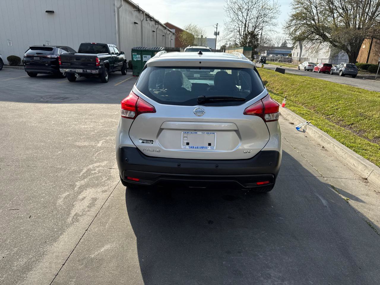 Used 2020 Nissan Kicks SV image 10