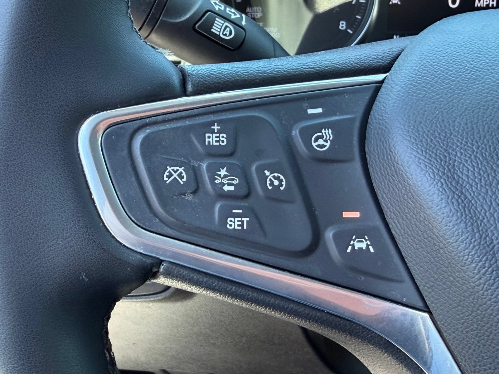 Used 2023 Chevrolet Equinox Premier AWD/4WD image 27
