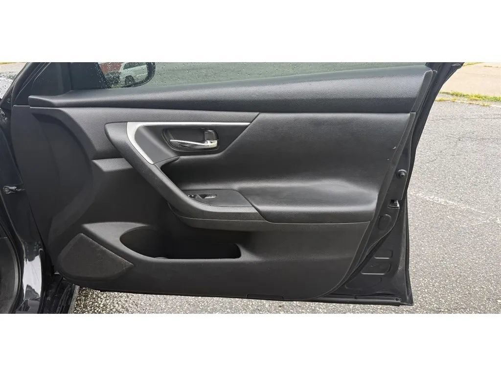 Used 2017 Nissan Altima 2.5 S FWD image 26