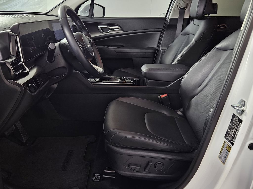 Used 2025 Kia Sportage EX image 20