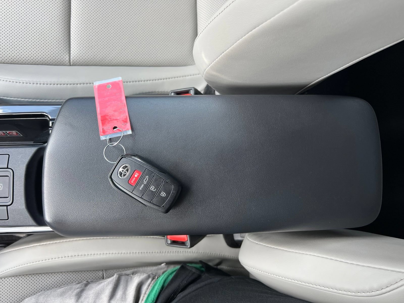 Used 2025 Toyota Prius Limited FWD image 44