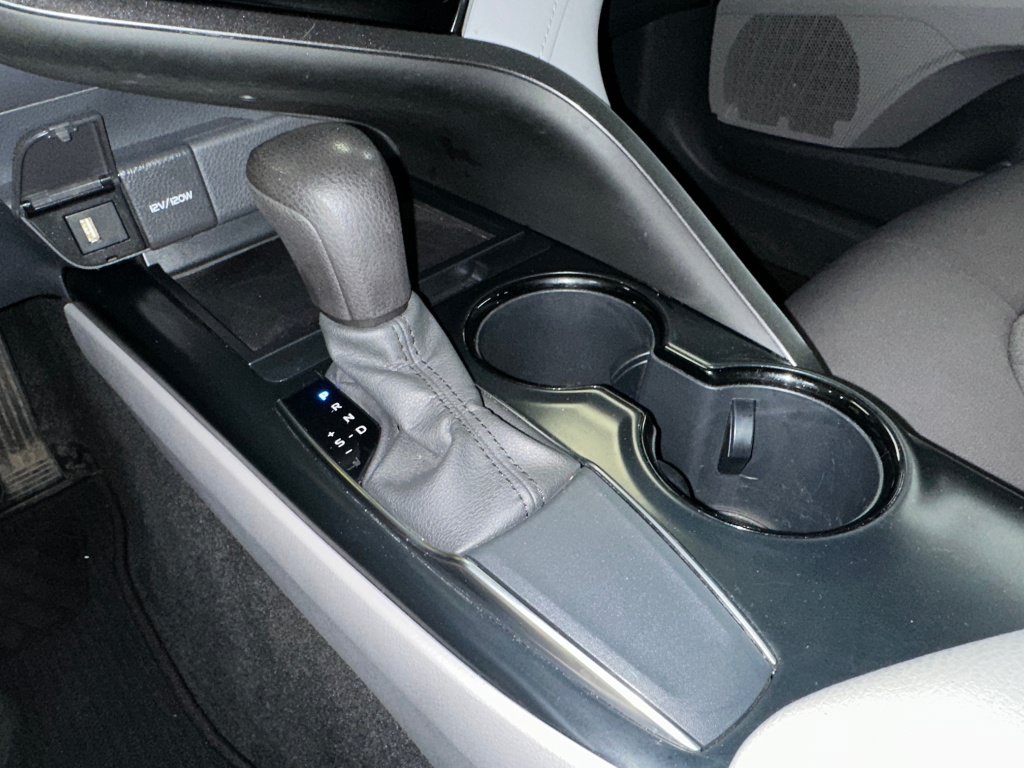 Used 2020 Toyota Camry LE FWD image 14