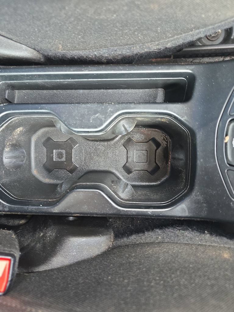 Used 2018 Jeep Renegade Latitude FWD image 28