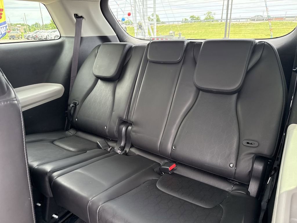 Used 2022 Kia Carnival LX FWD image 19