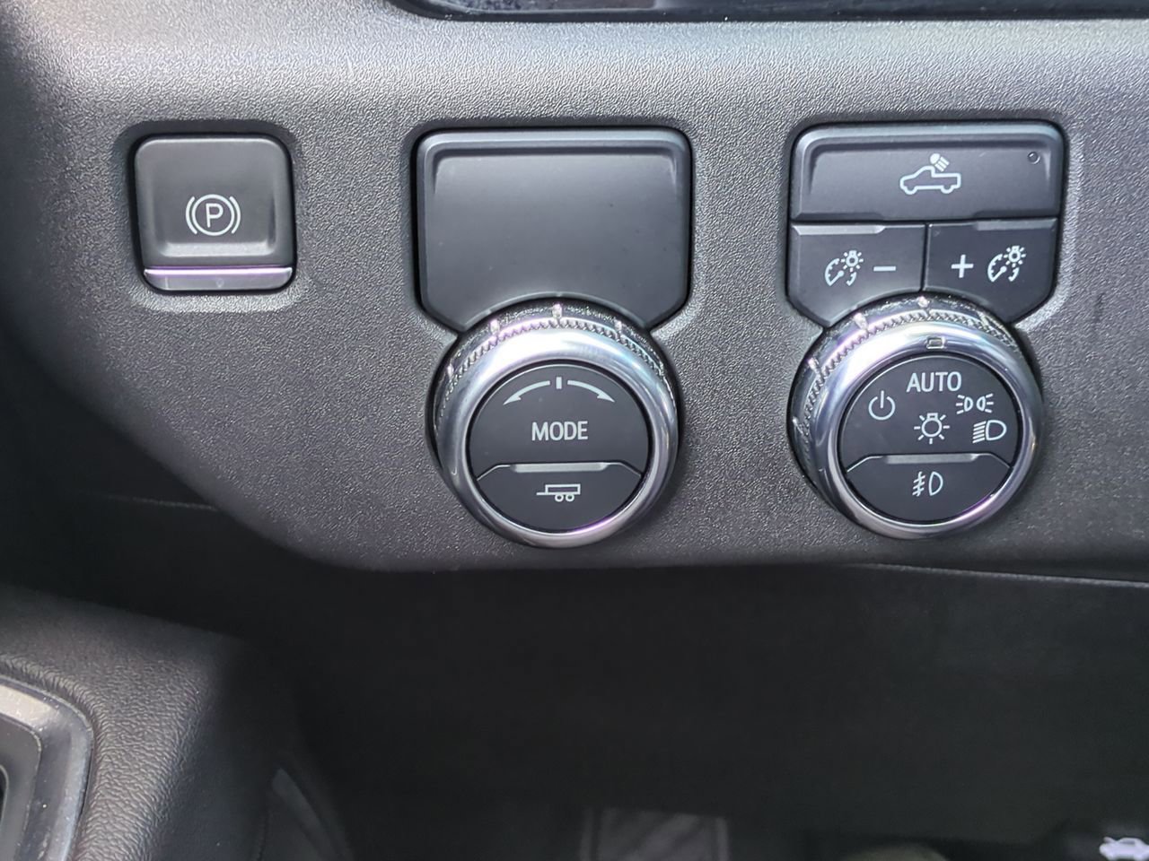 Used 2023 GMC Sierra 1500 Elevation image 18