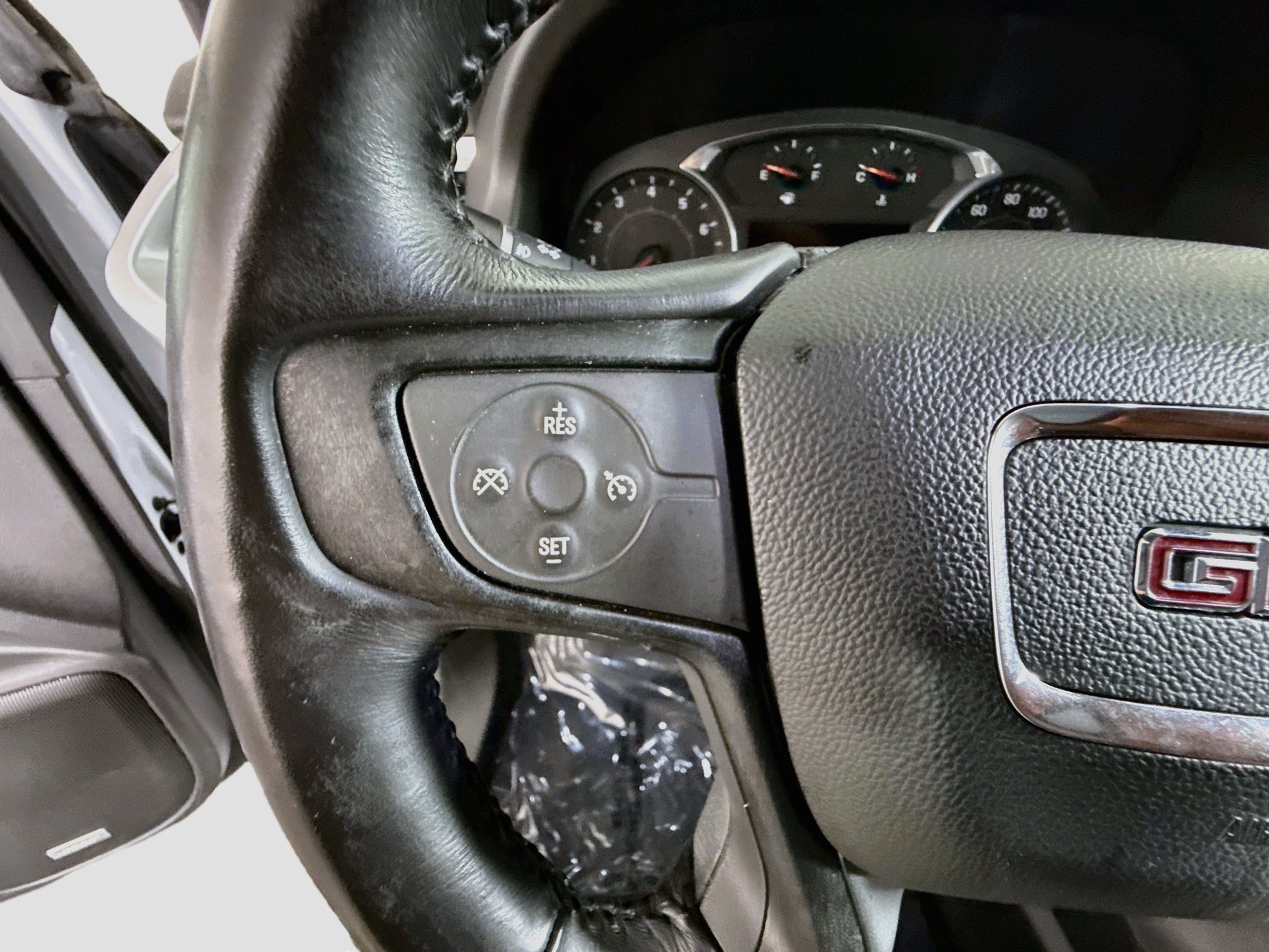 Used 2017 GMC Acadia SLT FWD image 18