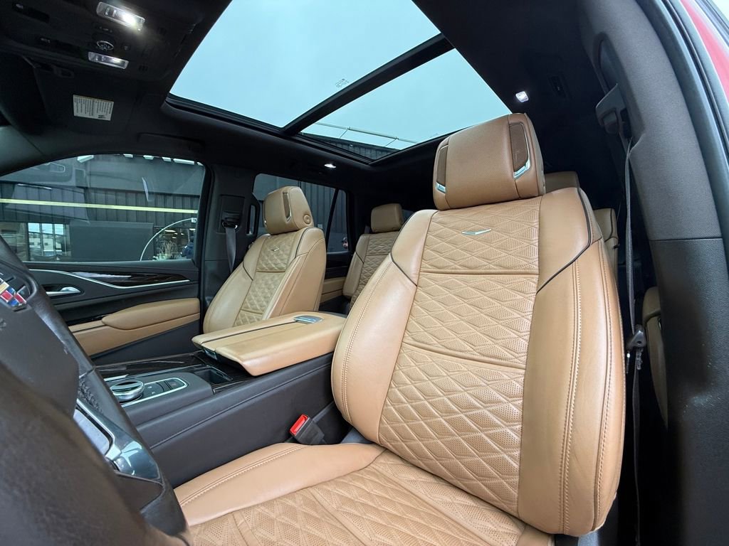 Used 2021 Cadillac Escalade Premium Luxury image 29