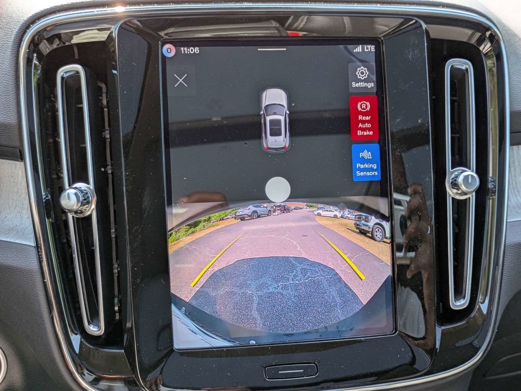 New 2026 Volvo XC40 B5 Core AWD/4WD image 23