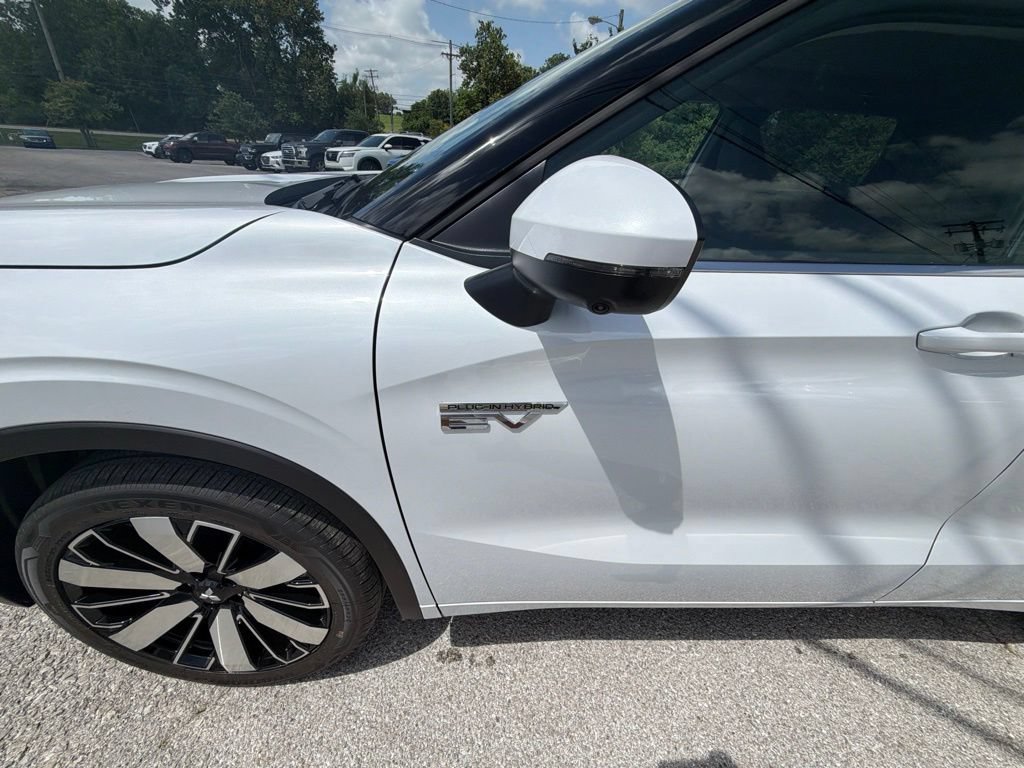 New 2026 Mitsubishi Outlander SEL AWD/4WD image 2