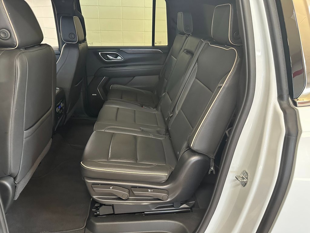 Used 2024 Chevrolet Suburban Premier image 36