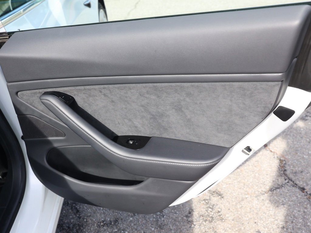 Used 2018 Tesla Model 3 Long Range image 18