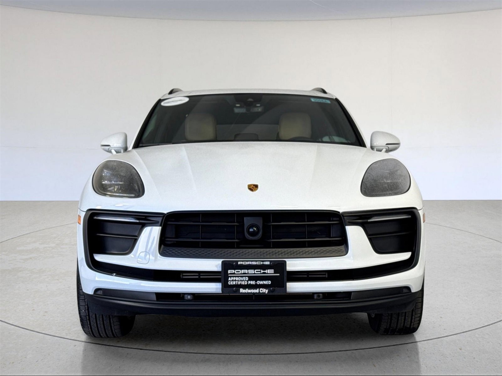 Used 2025 Porsche Macan image 11