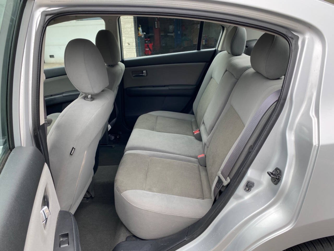 Used 2012 Nissan Sentra 2.0 SR FWD image 17