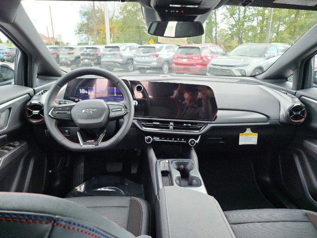 New 2025 Chevrolet Equinox EV RS image 18