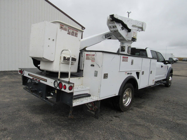 Used 2017 Ford F550 2WD Crew Cab Super Duty image 3