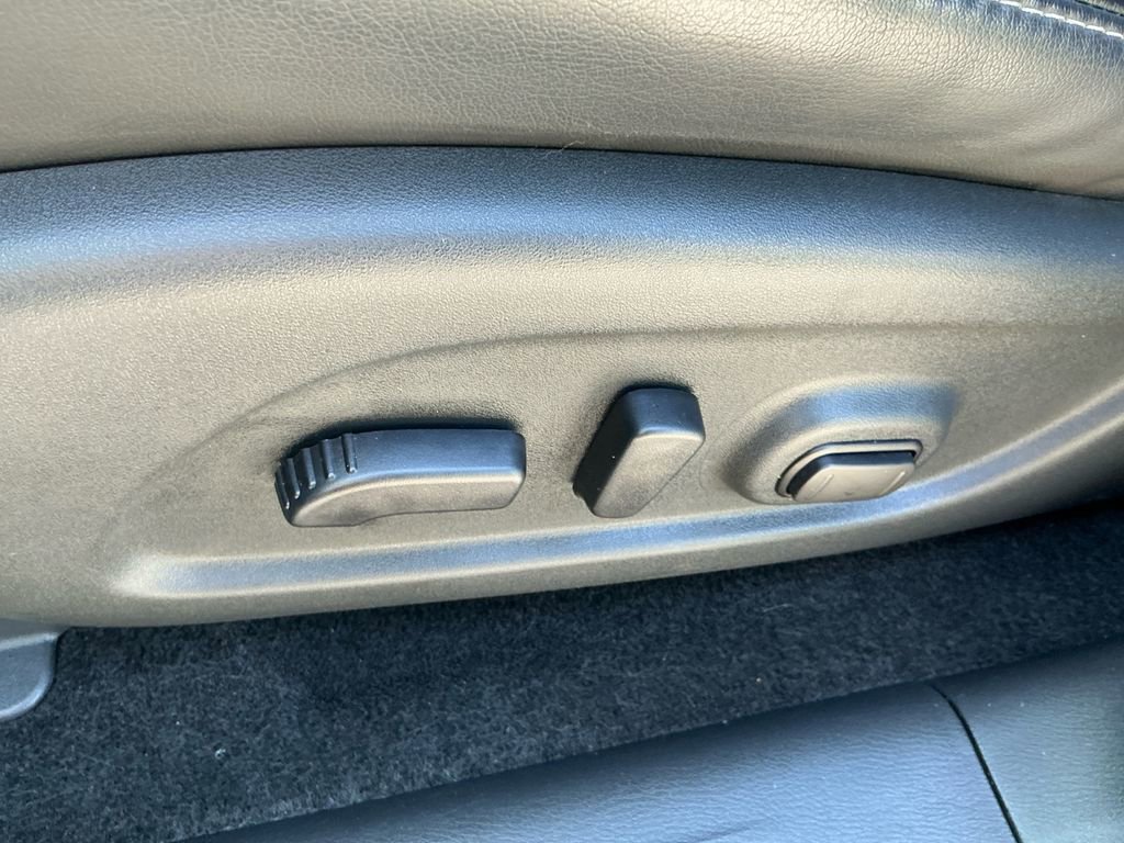 Used 2018 Nissan Pathfinder SL AWD/4WD image 25