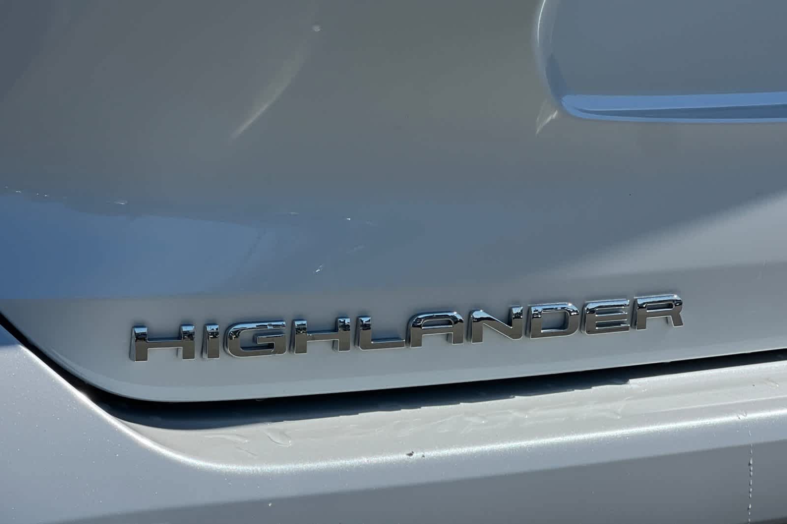 Used 2022 Toyota Highlander L AWD/4WD image 33