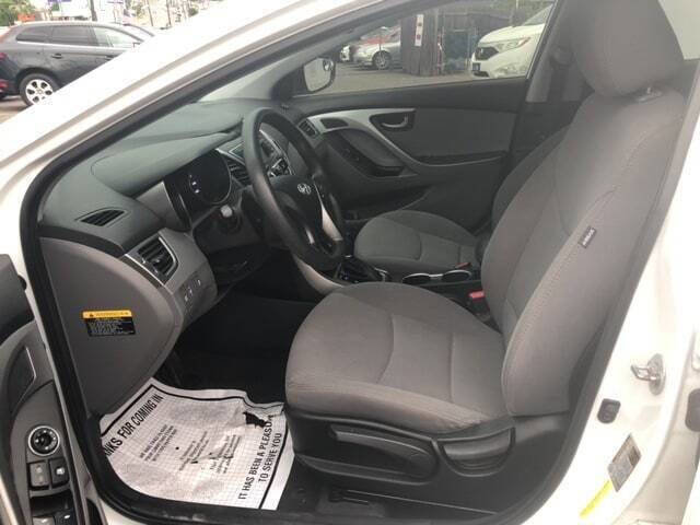 Used 2014 Hyundai Elantra SE image 20