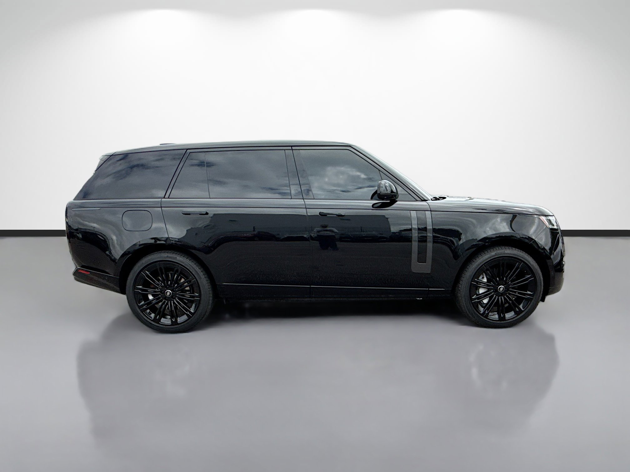 Used 2025 Land Rover Range Rover Long Wheelbase SE AWD/4WD image 6