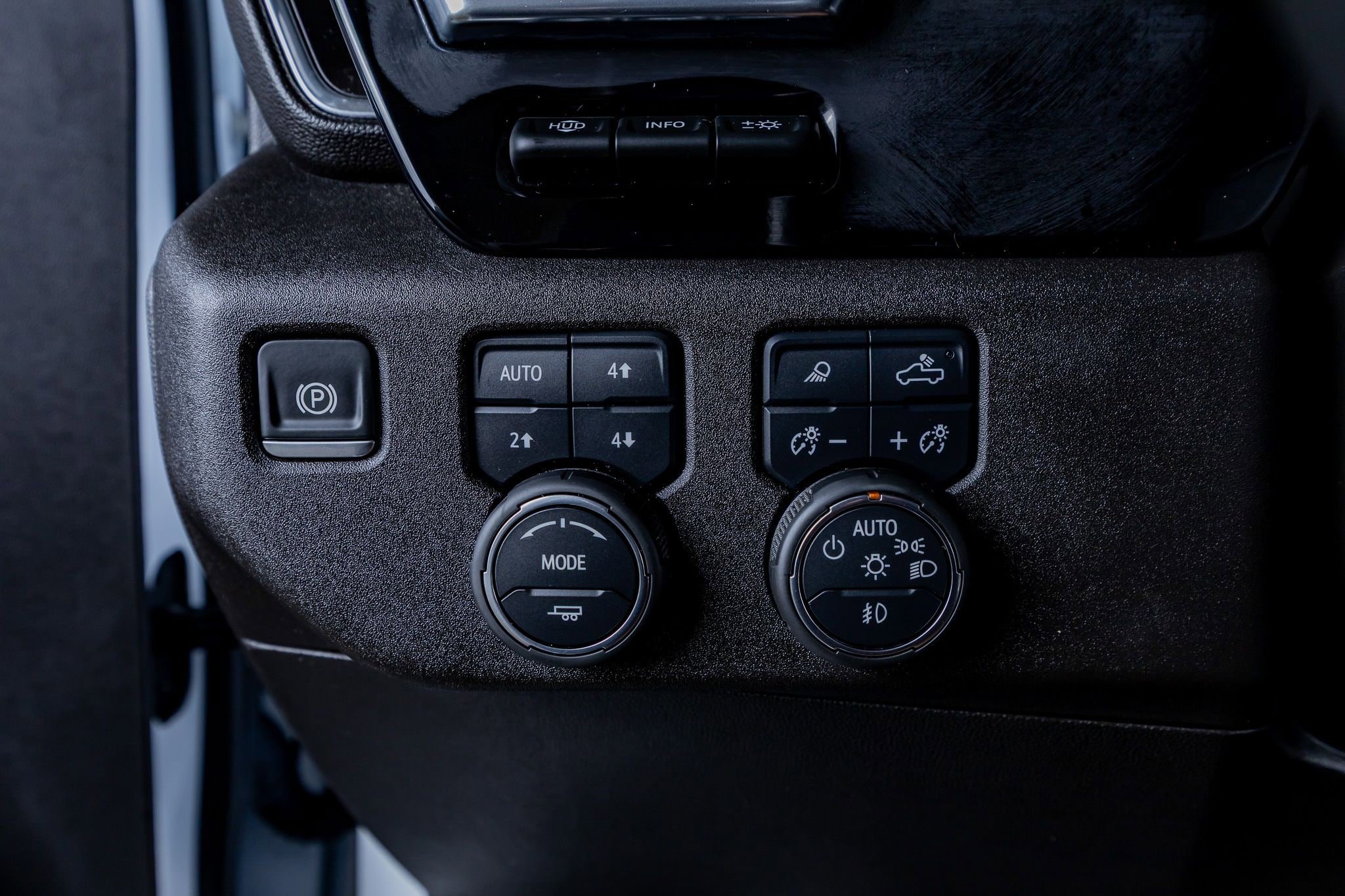 Used 2025 Chevrolet Silverado 2500 High Country w/ High Country Premium Package AWD/4WD image 22