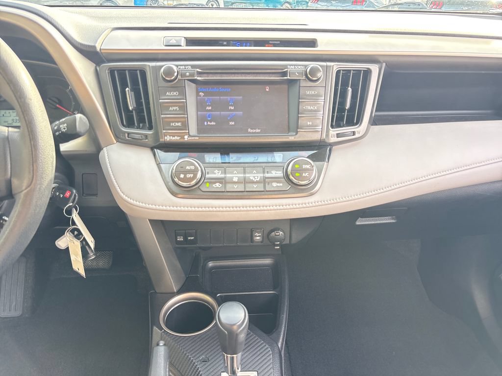 Used 2015 Toyota RAV4 XLE FWD image 22