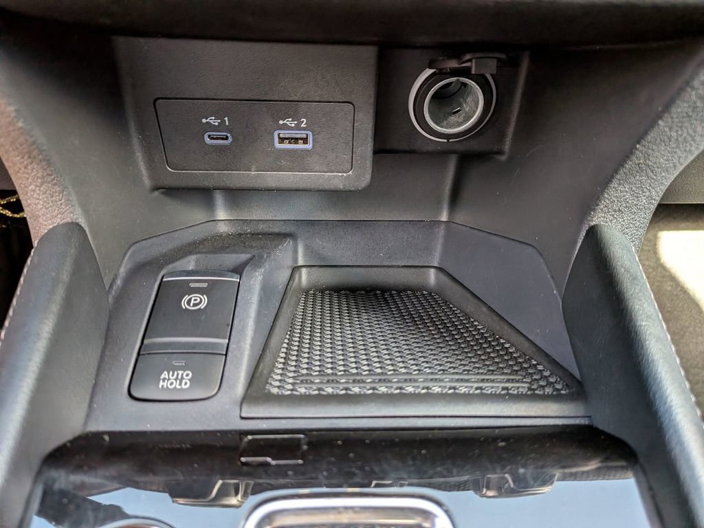 Used 2023 Nissan Kicks SV FWD image 33