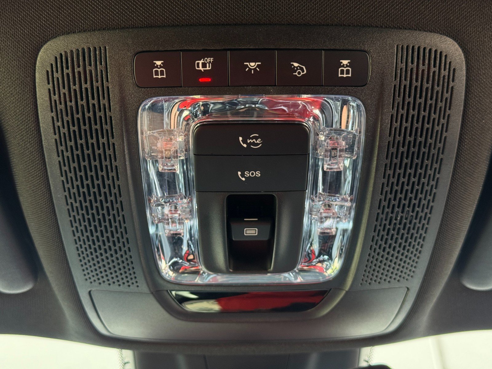 Used 2022 Mercedes-Benz GLB 250 w/ AMG Line image 36