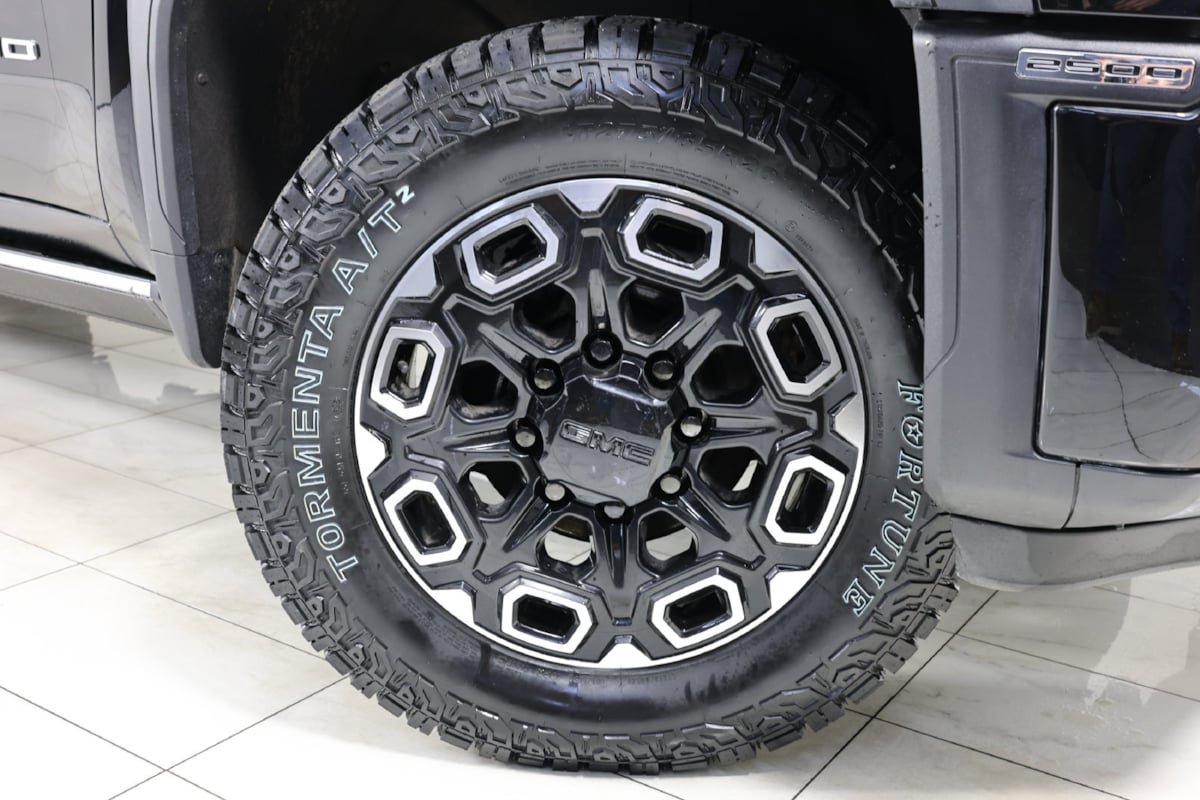 Used 2024 GMC Sierra 2500 Denali AWD/4WD image 14