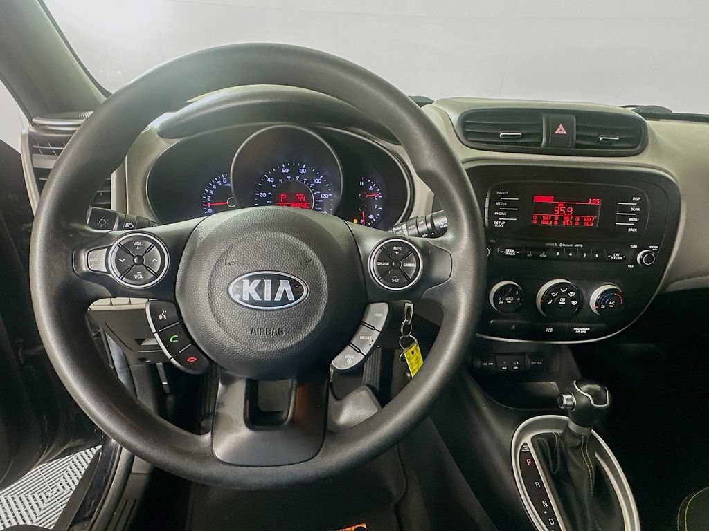 Used 2015 Kia Soul + FWD image 11