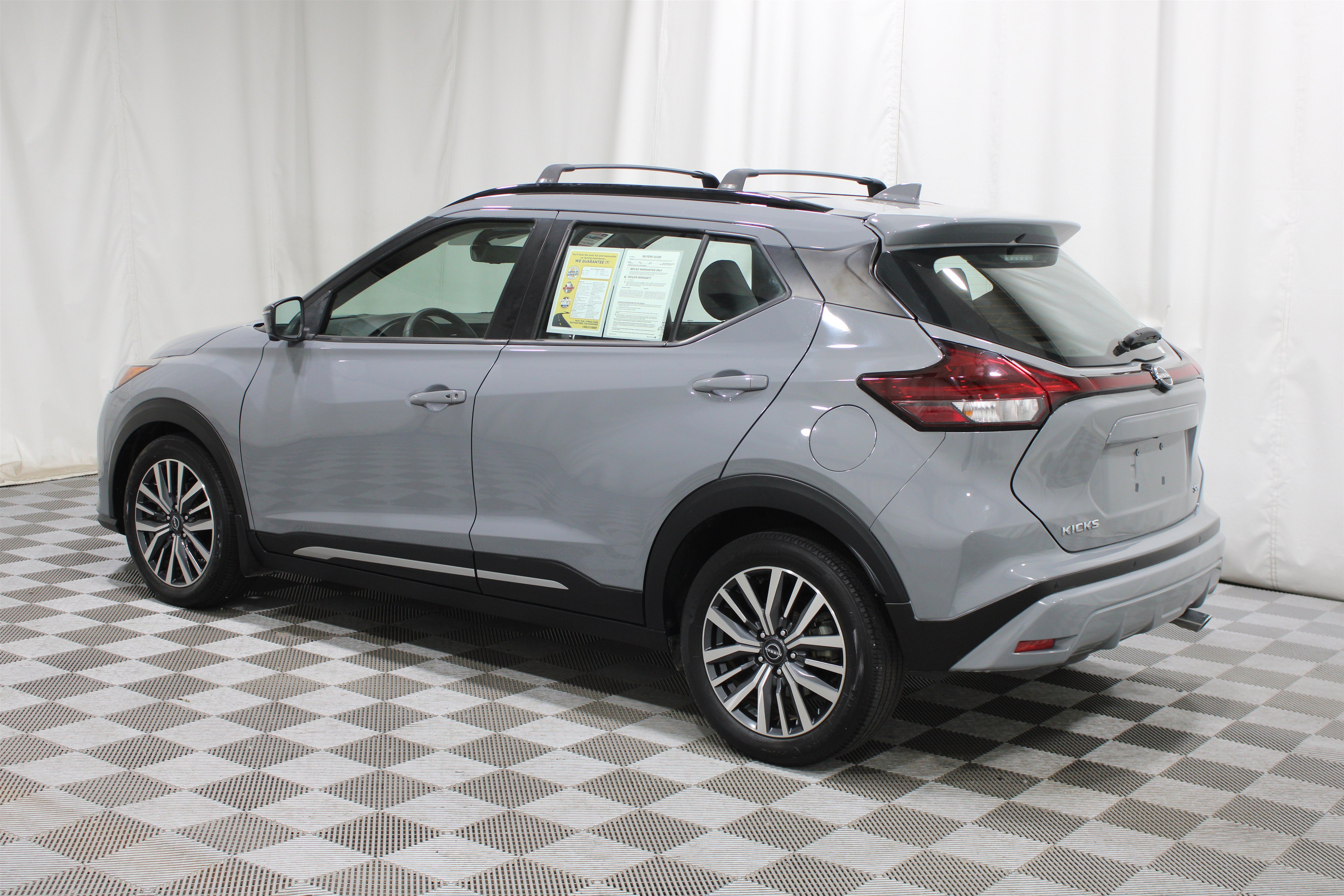 Used 2023 Nissan Kicks SR w/ SR Premium Package FWD image 32