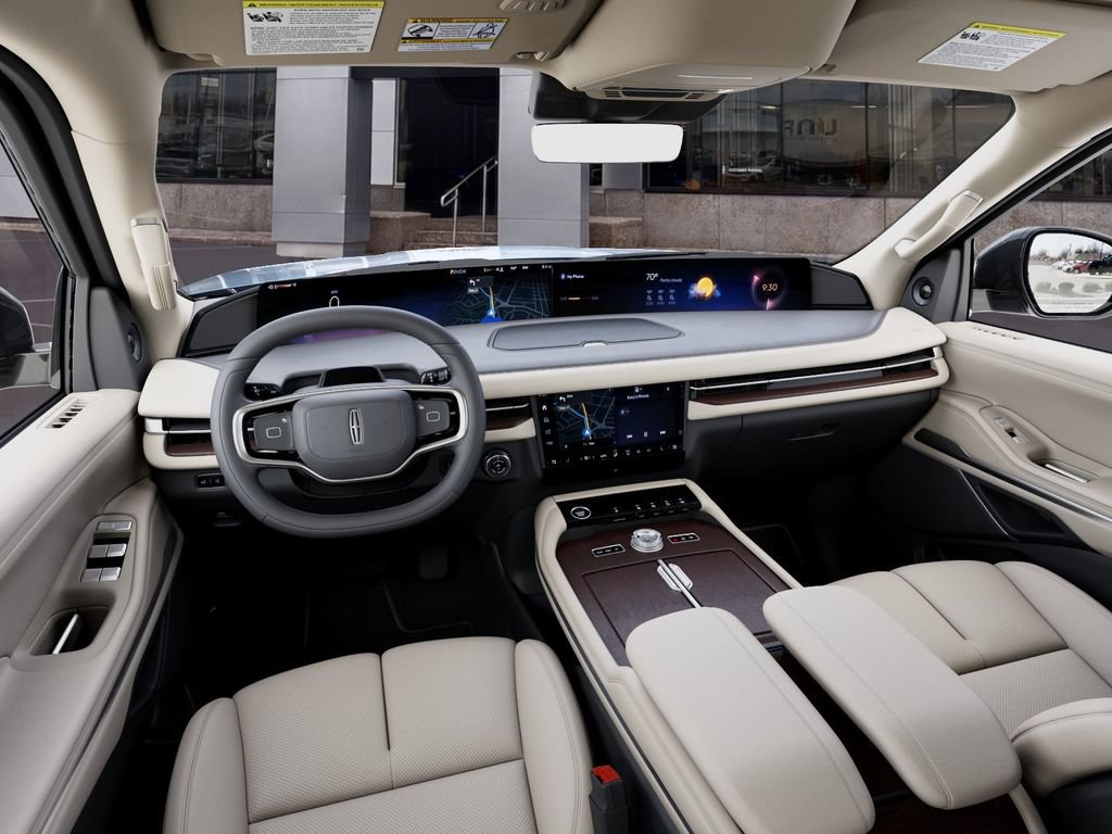 New 2027 Lincoln Navigator Premiere AWD/4WD image 9