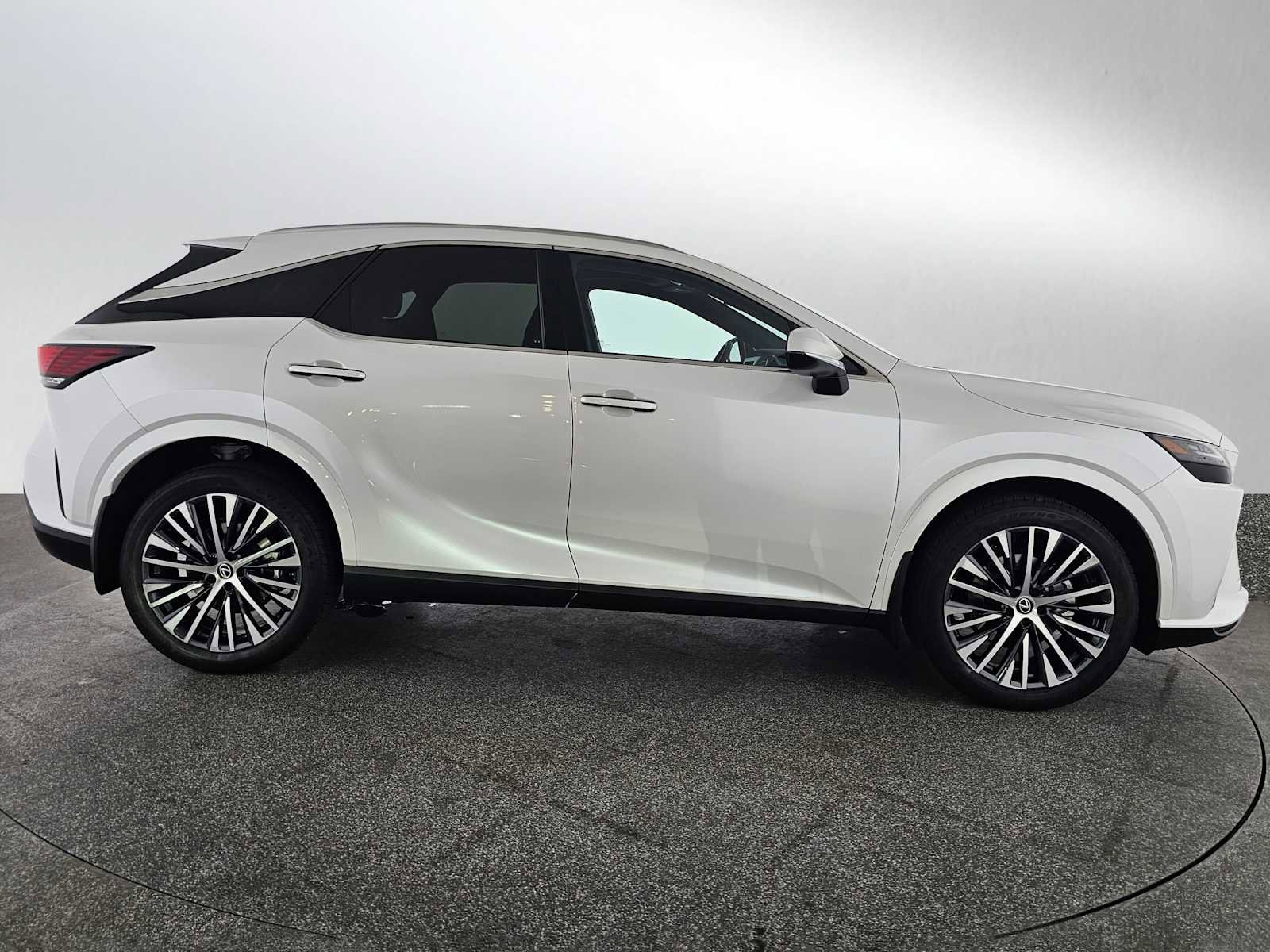 Used 2023 Lexus RX 350 Premium Plus w/ Accessory Package (Z1) image 2
