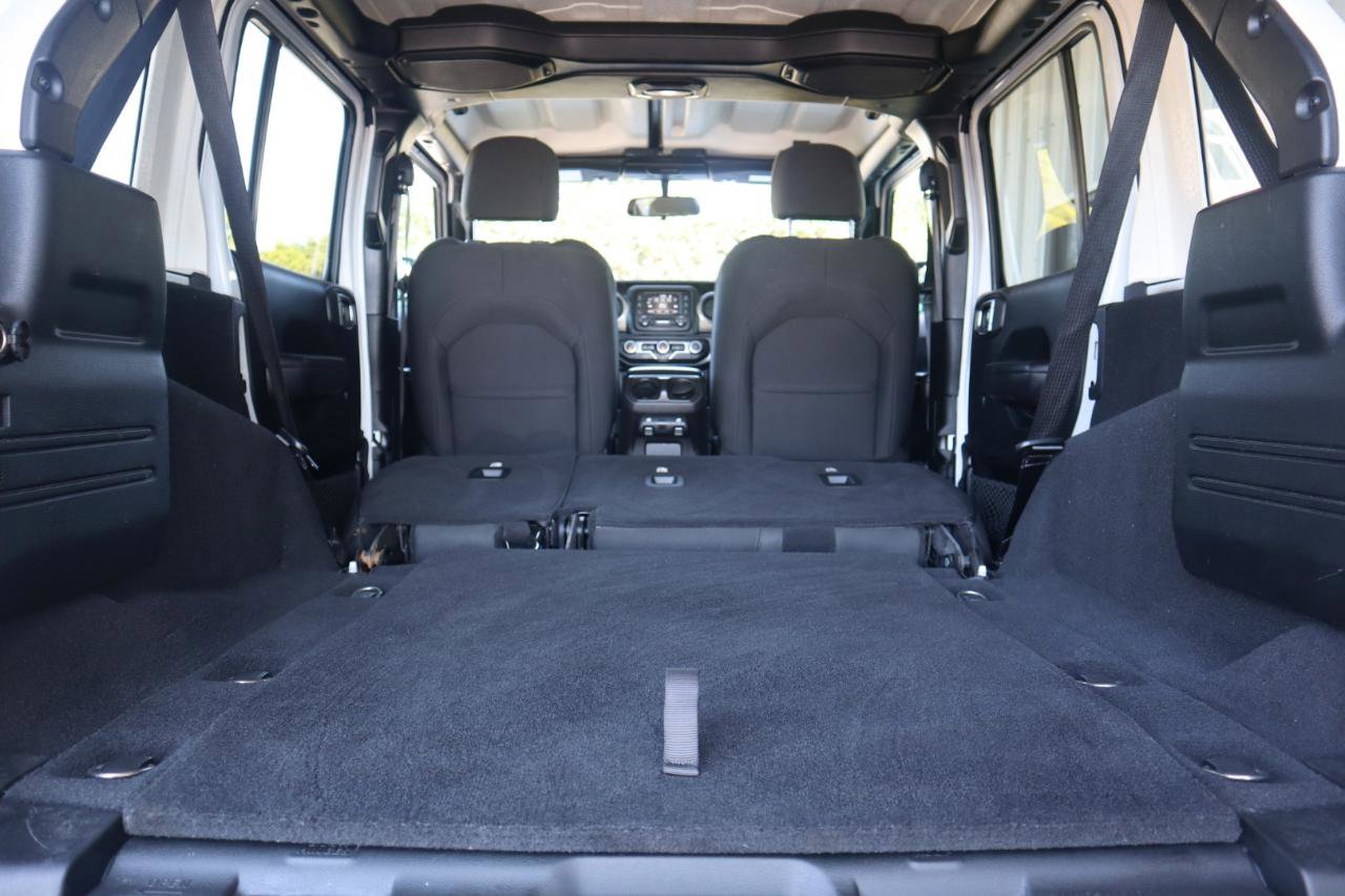 Used 2018 Jeep Wrangler Unlimited Sport S AWD/4WD image 44
