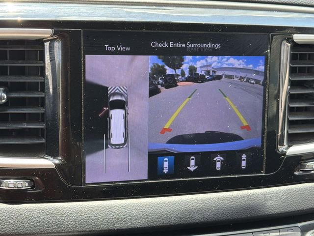 Used 2020 Chrysler Pacifica Touring w/ Advanced Safetytec Group FWD image 25