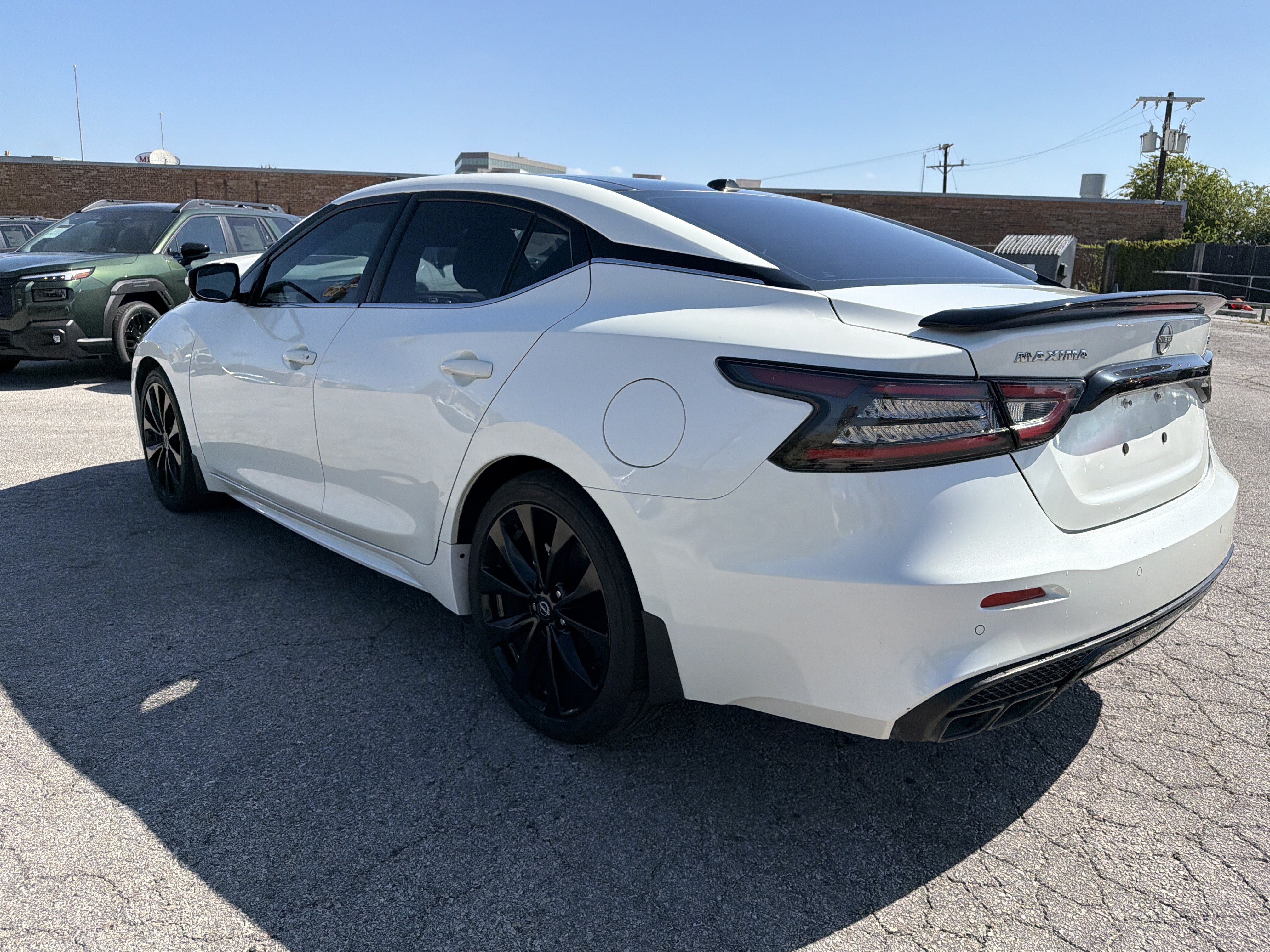 Used 2023 Nissan Maxima SR w/ Sport Mat Group FWD image 5