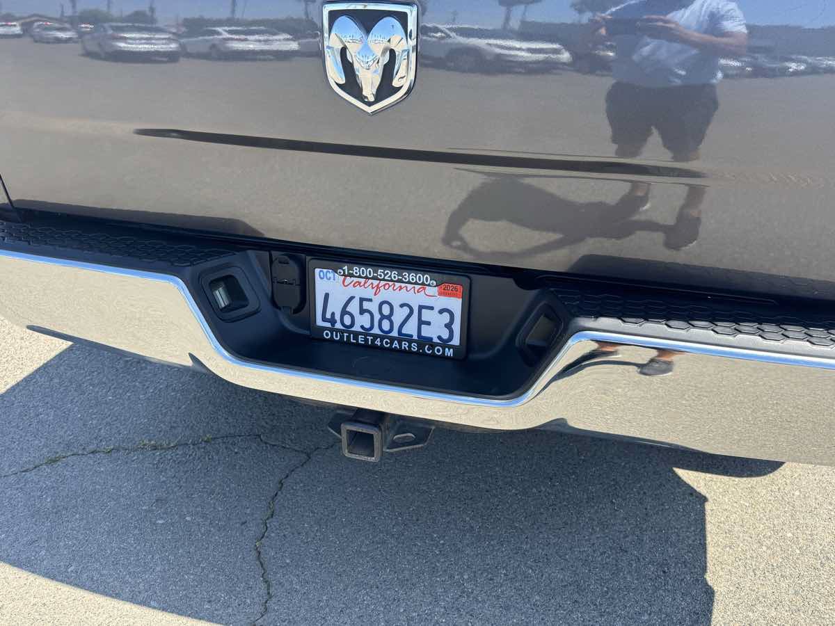 Used 2017 RAM 1500 Classic SLT AWD/4WD image 9