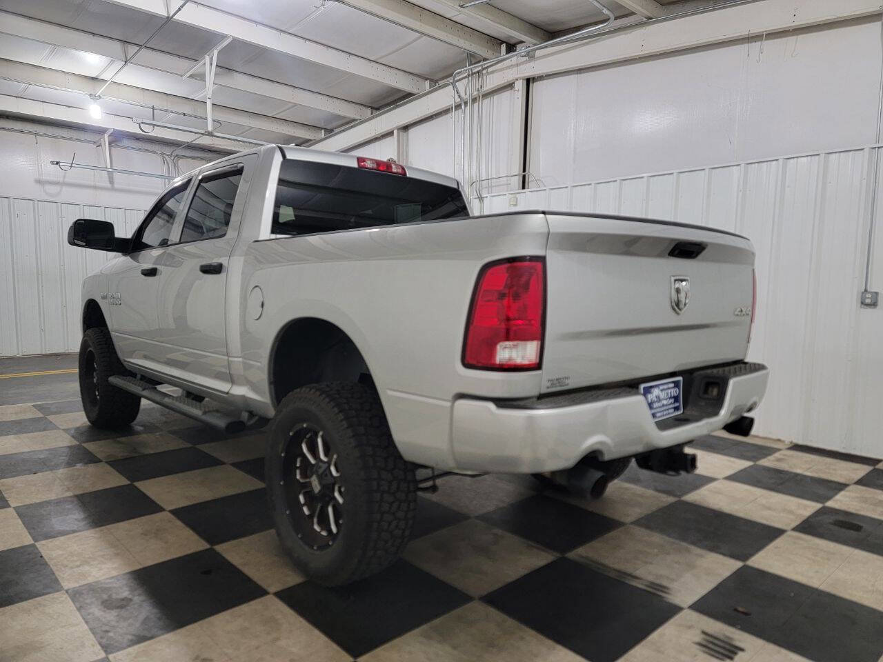 Used 2015 RAM 1500 Express AWD/4WD image 7